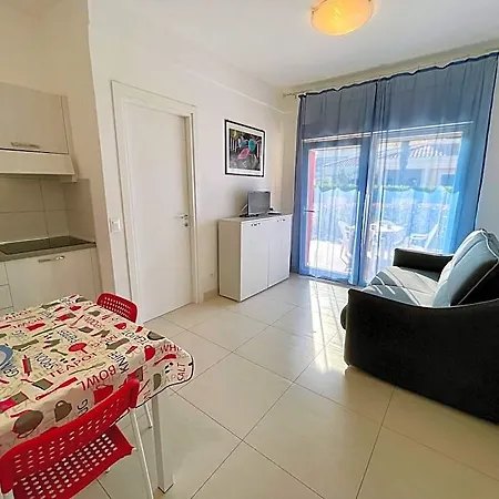 Beautiful One-storey Building For 6 People Apartment